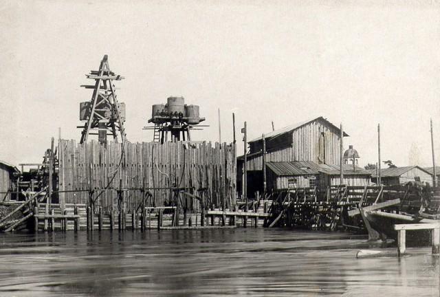 Опускание кессона №4 июнь 1932.