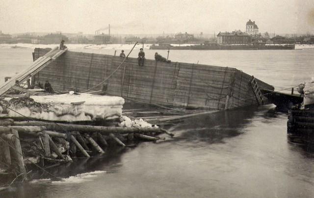 Спуск стапеля кессона №1. Март 1933г.