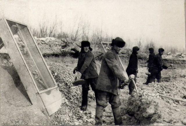 Разработка инертных материалов в карьере на р. Иркуте. 15.03. 1936г.