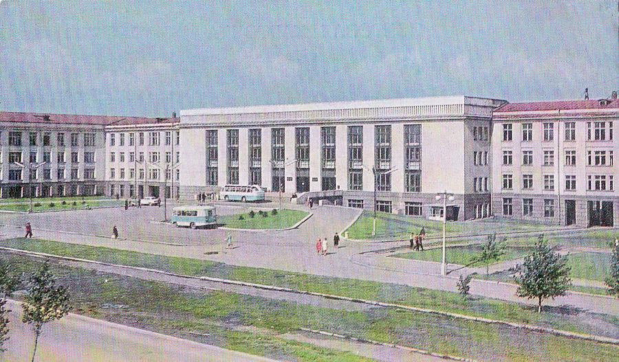 Здание Иркутского политехнического института (ныне ИрГТУ)
