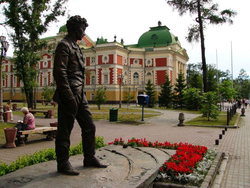Памятник Вампилову