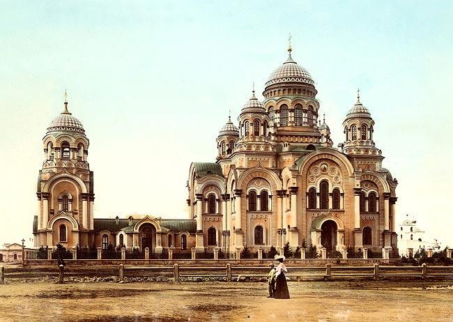 В 1920 – 1960 гг. наше государство, на словах декларируя сохранение памятников старины, на деле истребило сотни шедевров культуры в стране. Не избежали этой печальной участи и многие культовые постройки, среди которых следует особо упомянуть такие храмы, как: Благовещенская церковь, Тихвинская церковь, Успенская церковь, Казанский кафедральный собор, Часовня Иверской Божией Матери, Часовня Святого Иннокентия, Часовня во имя Христа Спасителя, Церковь Преображения Господня, Чудотворская церковь, другие ...