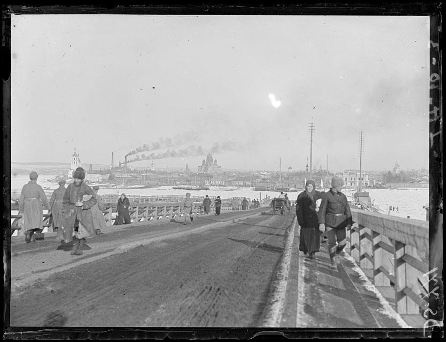 Панорама на въезде в город, недалеко от моста через Ангару. Март 1919 года.