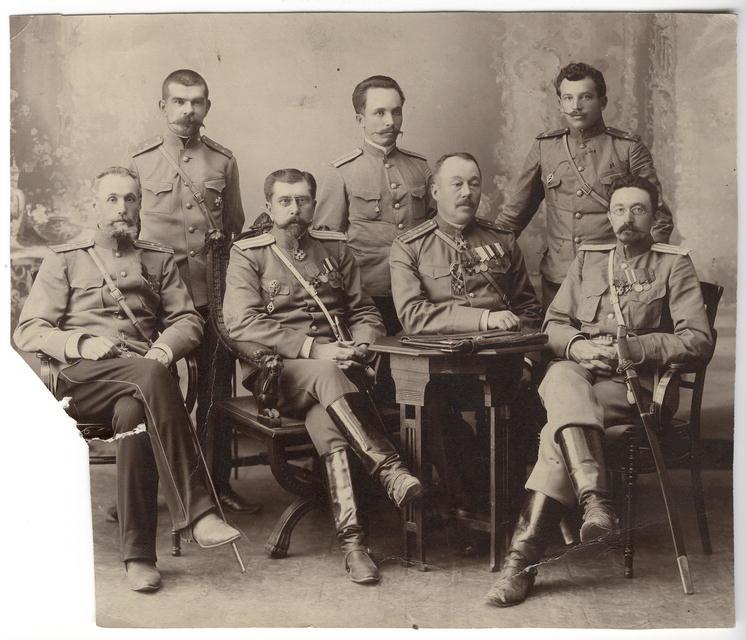 Чины иркутской жандармерии во главе с полковником М.И.Познанским. 1909–1912