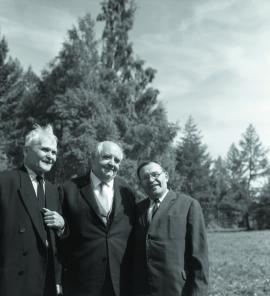 М. Кожов (слева) и Г. Кунгуров (справа)
на Байкале