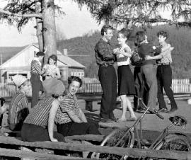 Танцы на месте постройки крупнейшей в мире Мараканской драги