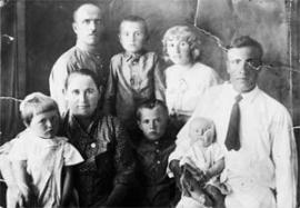 Семьи братьев Мельник — Прокопия и Юрия