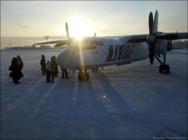 АН-24 в аэропорту Усть-Кут