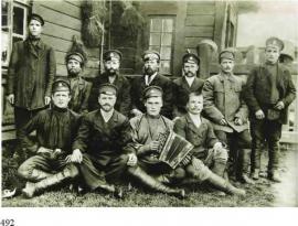 Бригада локомотивщиков и машинистов. 1910 г. ИОКМ ВС 3252-2