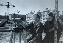 «Здесь будет новый город» (Саянск), начало 1970-х.  Автор Э.Брюханенко