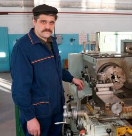В службе измерений, наладки и испытаний ТЭЦ-9 работают токари с золотыми руками, такие как Анатолий Марченко
