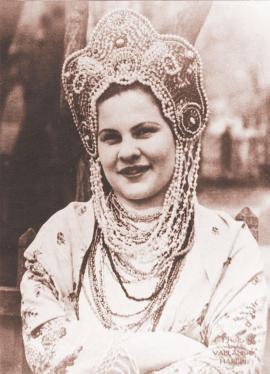 Девица-красавица. 40-е гг. ХХ в. Фото В. П. Абламского. Копия. Собрание автора
