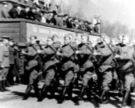 Иркутск. Послевоенный первомайский парад. На трибуне - руководство области и города.