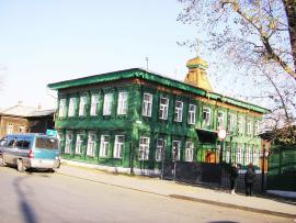 Доходный  дом Домбровских на ул. С. Перовской № 34. Фото  авторов. 2011 г.