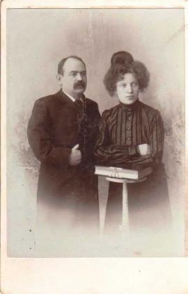 Яков Леонтьевич и Софья Рафаиловна. 1903. Иркутск. Из семейного архива Домбровских