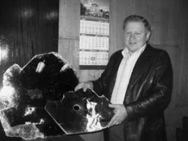 Исполнительный директор ФГУП ГОК "Мамслюда" Юрий Борисов: "Такие кристалы в шахтах - не редкость"