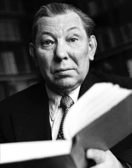 Василий Прокопьевич Трушкин (1921–1996) — иркутский литературовед, исследователь творчества сибирских писателей, библиофил-библиограф. Составитель библиографического словаря писателей Восточной Сибири "Литературная Сибирь"