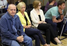 На фото из зала суда — подсудимые (слева направо) Семен Круть, Юлия Журавлева, Рита Низамова, Николай Щербаков.