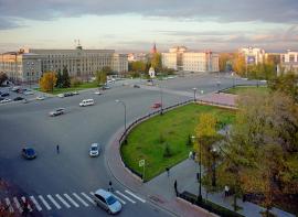 Вид на северную оконечность сквера Кирова и площадь им. Сперанского (площадь им. Сперанского - пространство от ограды сквера до здания областной администрации)